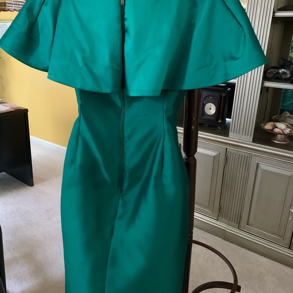 Vivid Emerald green dress by Adrienne Papell size 8 - Picture 2 of 6